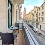 Rynek With Balcony By Bookinghost شقة فروتسواف