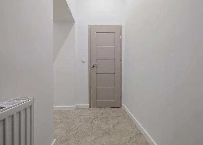 Rynek With Balcony By Bookinghost * Breslau